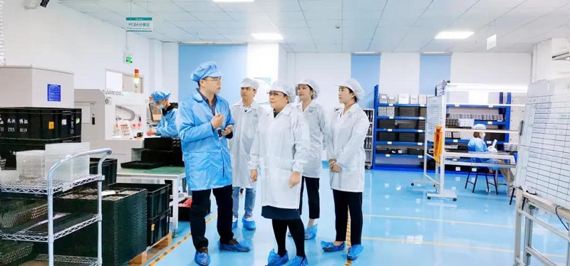 深圳担保集团领导莅临指导工作，云里物里成绩骄人备受肯定！