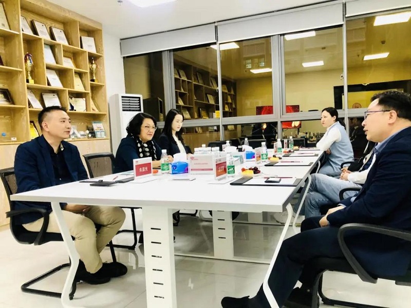 深圳担保集团领导莅临指导工作，云里物里成绩骄人备受肯定！